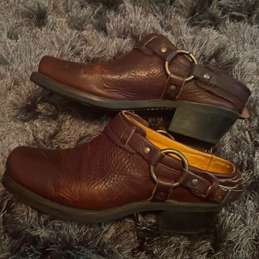Frye women’s Ankle Boot Harness Slide Brown Boot